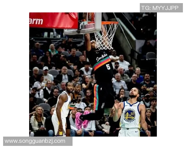 马刺险胜！布伦森29+8唐斯6犯，文班31+13创纪录，勇士旧将犯大错